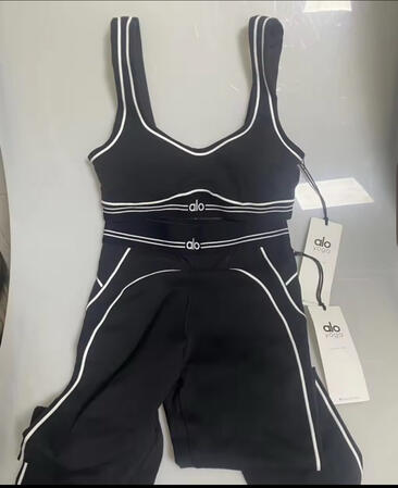 lo set Authentic $133.50